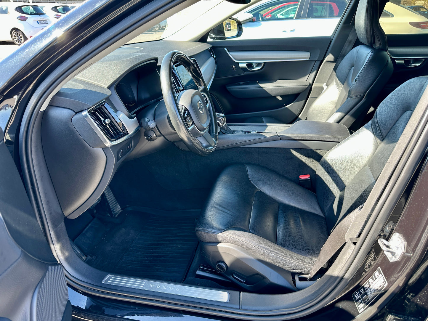 Volvo V90 D4 Momentum Automat Läder 2019